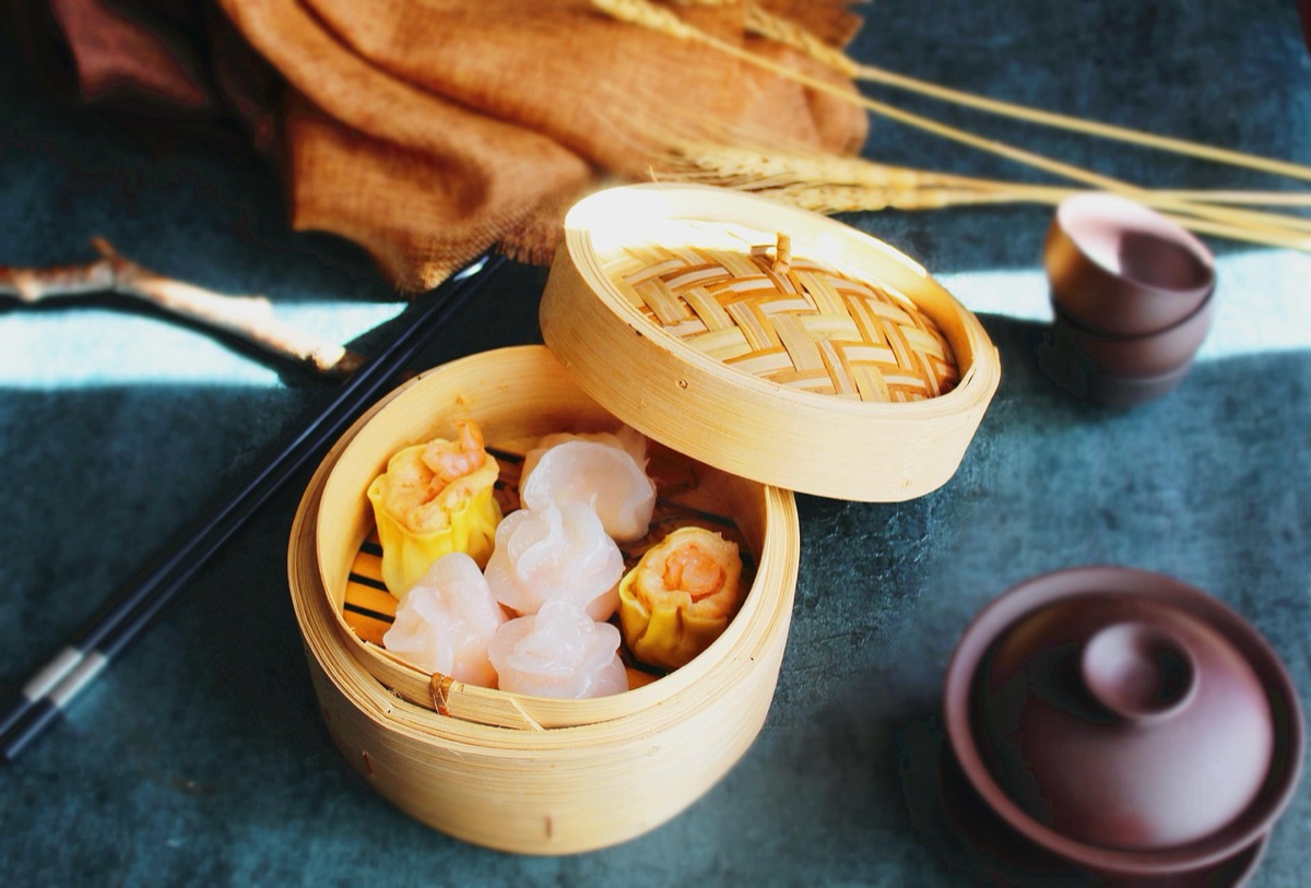 Traditional Hong Kong dim sum restaurant interior