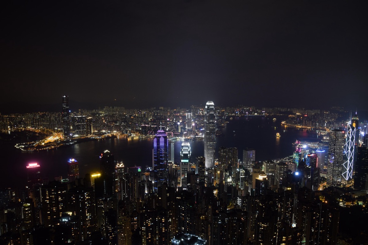 vista nocturna de victoria peak