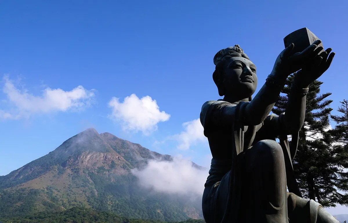 mountain, panorama, heaven, travel, landscape, people, tourism, hong kong, lantau, island, hill, statue, sculpture, bronze sculpture, monument, art, victory, da